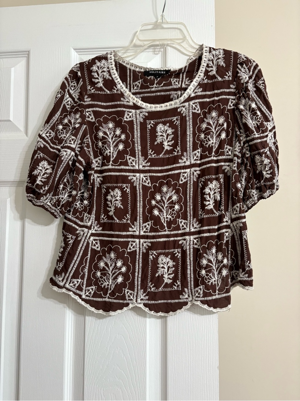 Solitaire Embroidered Brown Boho Blouse Top Size M 100% Rayon Women’s
